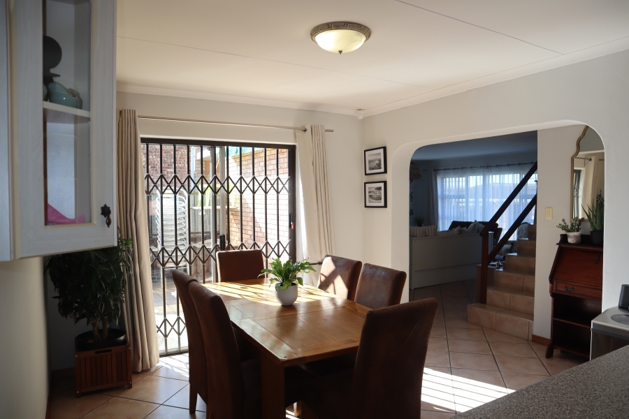 3 Bedroom Property for Sale in Wavecrest Eastern Cape